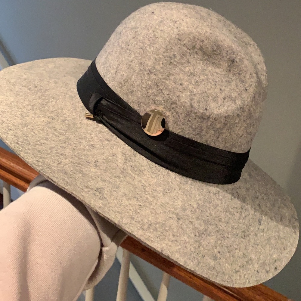 Banana Republic winter hat